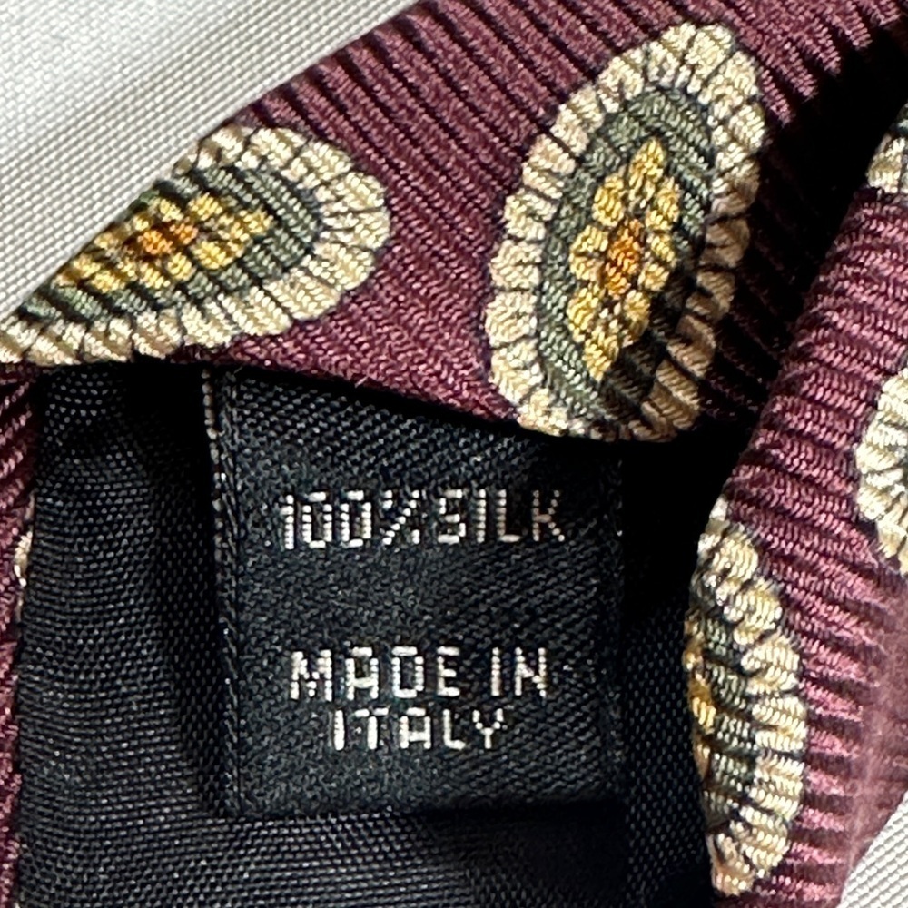 Men’s Jos. A. Bank Italian Made Necktie​​​ - Picture 5 of 5